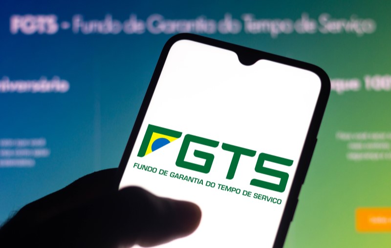 Foto de um celular com o Aplicativo do FGTS | Saldo do FGTS | Blog Alea